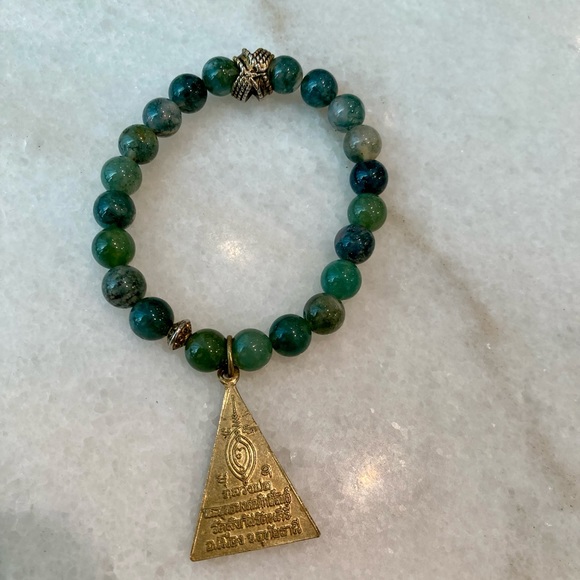 🔸NWT🔸 Moss Agate Beaded Bracelet with Vintage Tibetan Gold Charm - Picture 9 of 12